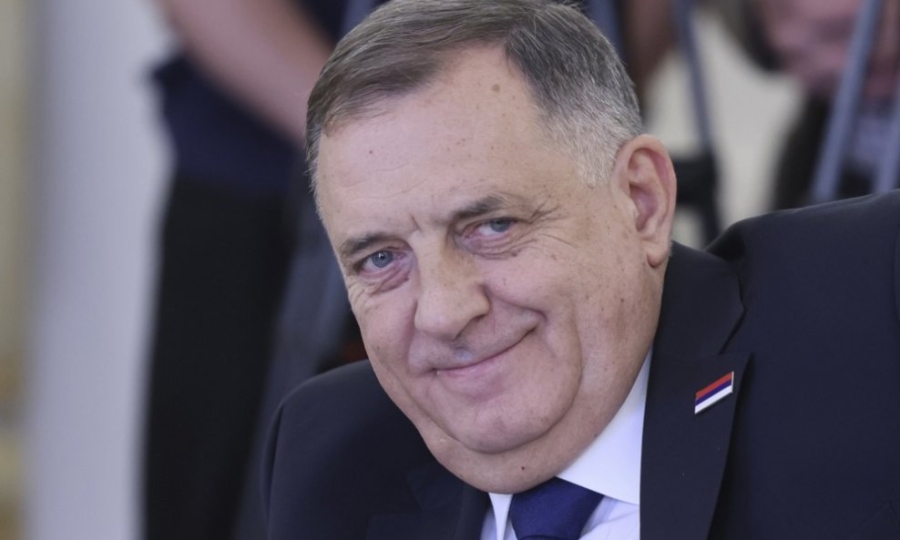 DODIK GOSTUJUĆI NA VUČIĆEVOM MEDIJU U SRBIJI IZJAVIO: ‘Ostajem najvažniji čovjek i biću predsjednik svih predsjednika u Republici Srpskoj. Je l’ dovoljno?’