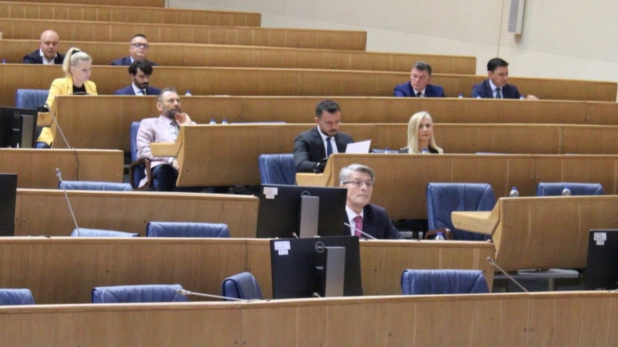 BURA U PARLAMENTU BiH: BHRT traži 900 hiljada KM mjesečnog sufinansiranja dok ne naplate dug od RTRS-a…