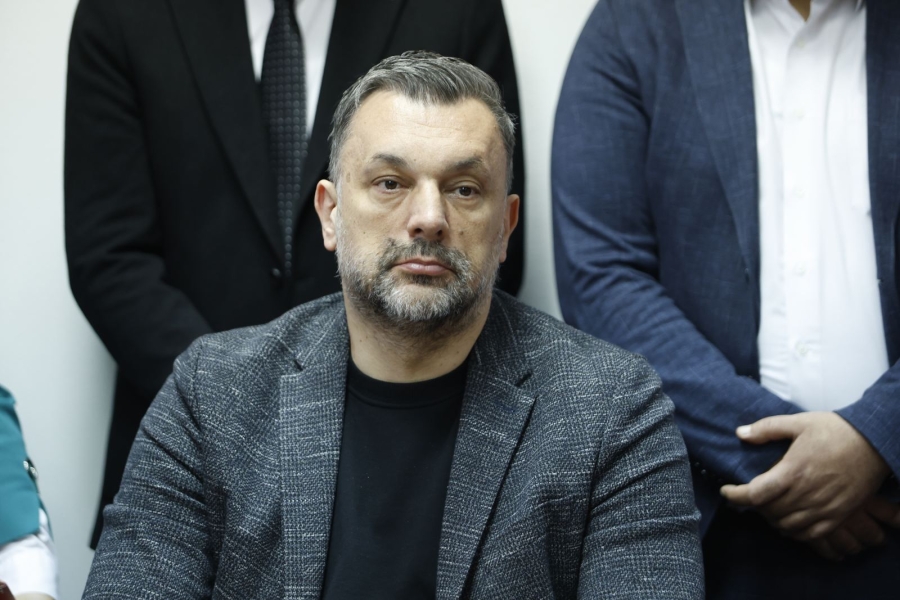 KONAKOVIĆ O PROTESTIMA: ‘Kad bi me sada pozvali, odavde bih otišao pred njih, otrčao bih da sa njima razgovaram’