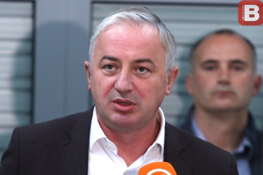 ‘MORA SE REAGOVATI ODMAH’: Borenović podržava prijedlog Saše Magazinovića o smanjenju akciza na gorivo