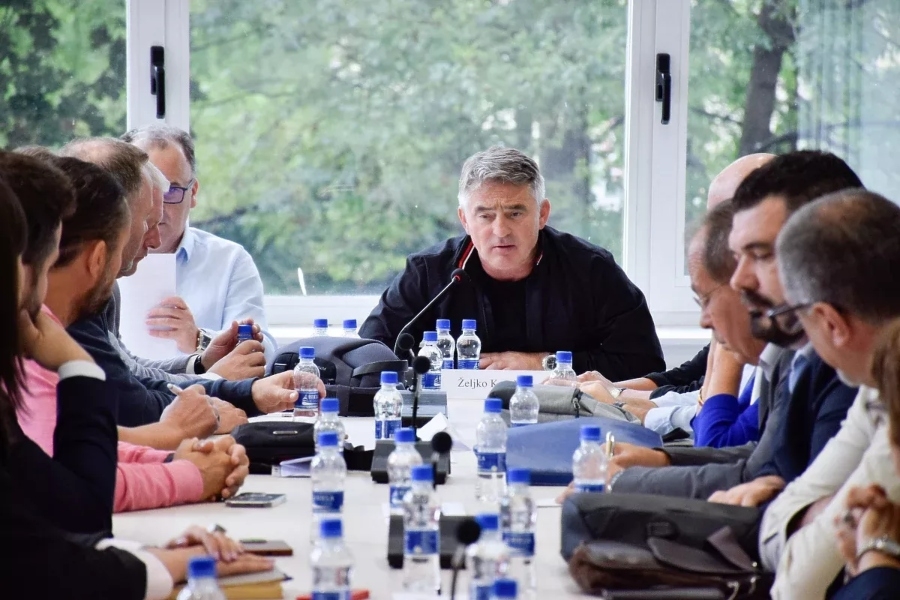 ‘UDAR NA USTAVNI POREDAK’: Komšićeva DF optužuje da tajni sastanci krugova bliskih SDA i zvaničnika HDZ-a vraćaju na stol ‘plutajući treći entitet’