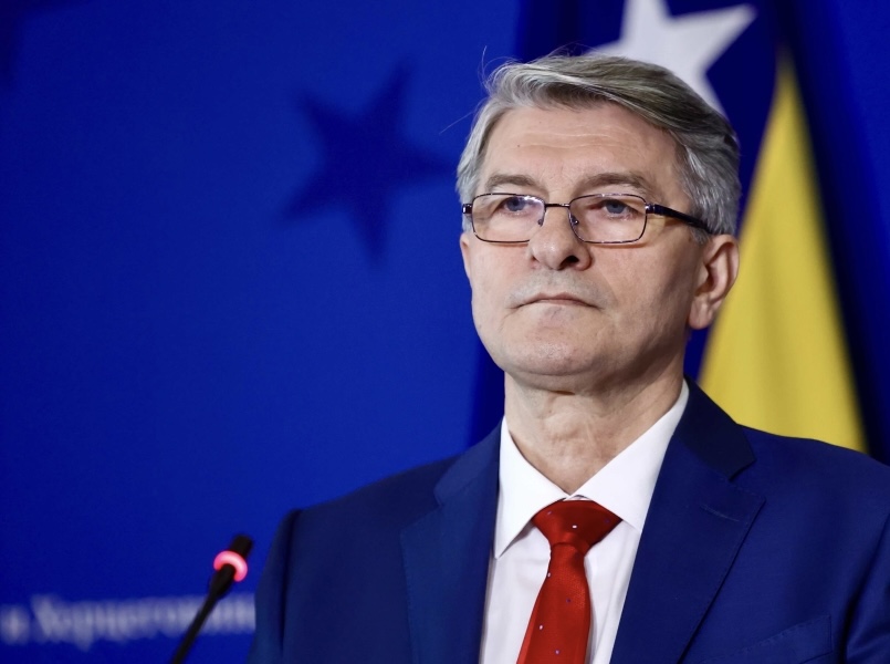 ALARMANTNO UPOZORENJE ŠEMSUDINA MEHMEDOVIĆA: “Schmidtova ostavka je katastrofalan potez, Rusija i separatisti spremaju udar na temelje države!”