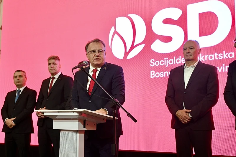 SDP: Srđan Amidžić je običan idiot, rasizam i fašizam je u SNSD-u “normalan”