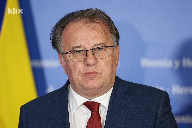 Nikšić o tvrdnji da je Izetbegović pristao na podjelu BiH: “Upozoravali su nas da ima i kartu podijeljene države”
