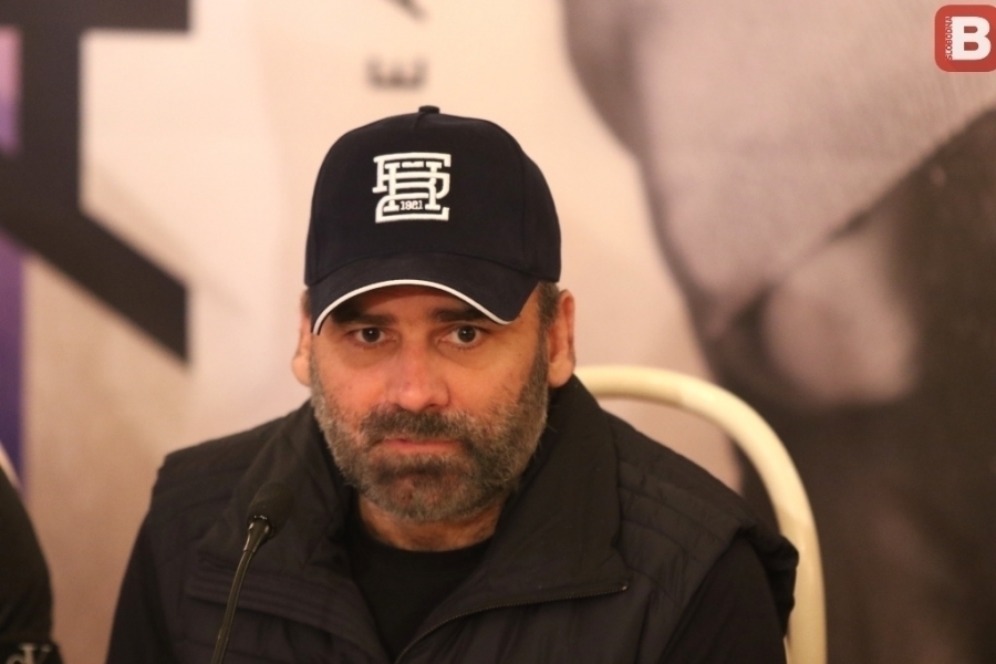 DINO MUSTAFIĆ O OTKAZANOJ PREDSTAVI SARTR-a U ZENICI: ‘Umjetnički program određuju strah i pritisci’