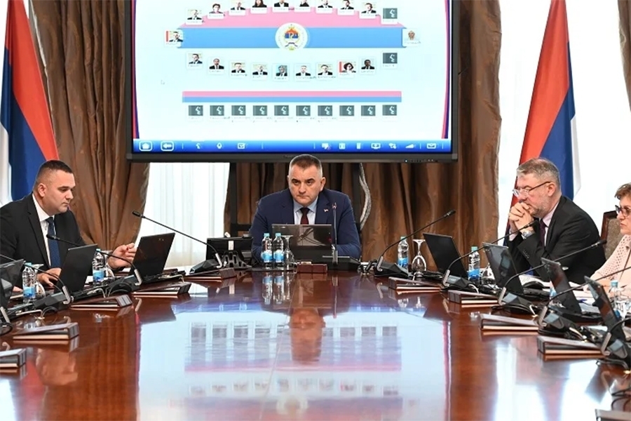 STVARANJE PRIVIDA DA SE ŽIVI DOBRO: Vlada RS povlači poteze kojima želi zamaskirati stvarno stanje ekonomije