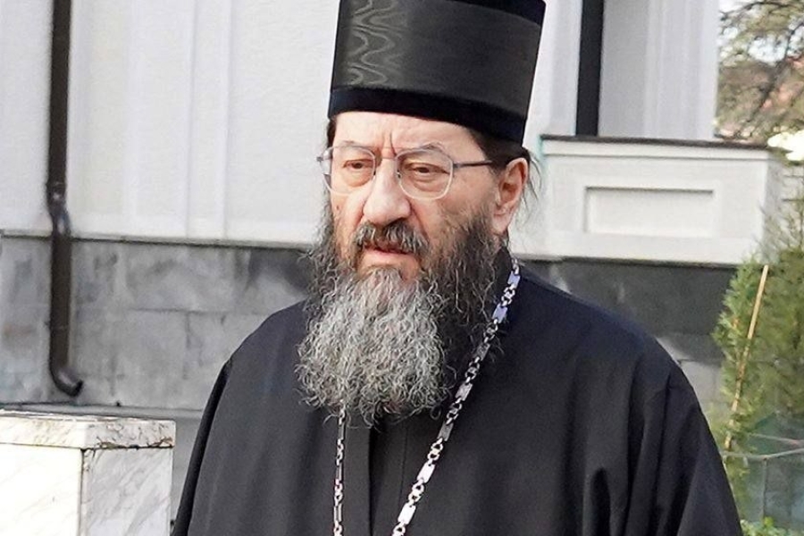 SKANDAL U SRPSKOJ PRAVOSLAVNOJ CRKVI: Mitropolit Justin smijenjen jer je studente iz Novog Pazara smjestio u manastirski konak
