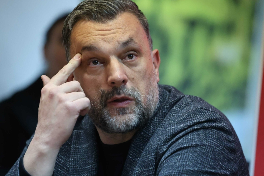 MINISTAR ELMEDIN KONAKOVIĆ: ‘Ja bih se i na trešnju popeo s Dodikom!’