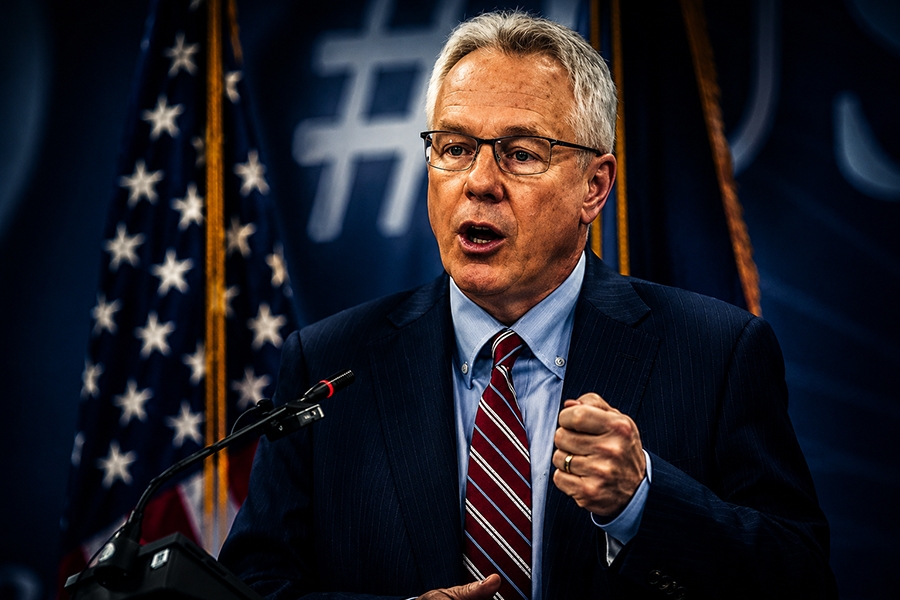 BIVŠI AMERIČKI AMBASADOR IZAZVAO POLITIČKI POTRES U BiH: Nakon optužbi na račun Bakira Izetbegovića, gore društvene mreže, oglasili se Zahiragić, Mustafić, Mioković…