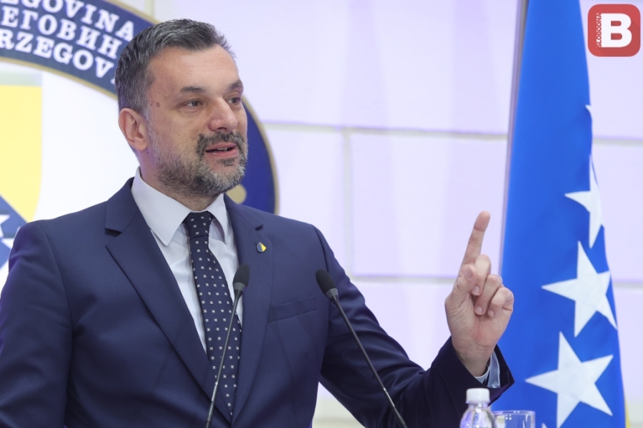 MINISTAR KONAKOVIĆ UPIRE PRSTOM: ‘Sramotno je da Dodika sarajevska čaršija pravi herojem i pobjednikom’ (VIDEO)