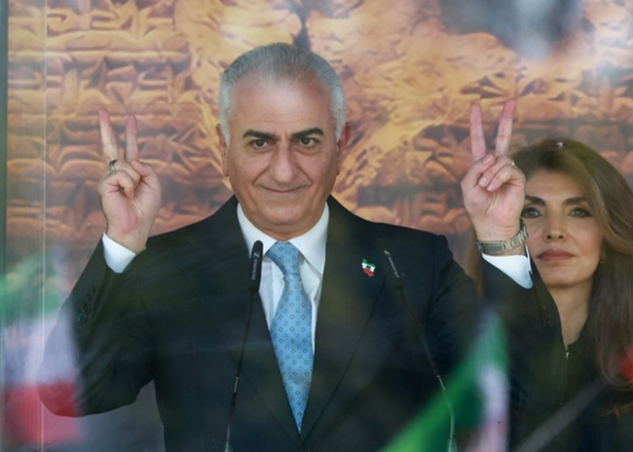 ‘ZVIJER JE RANJENA, DOKRAJČITE JE!’: Pahlavi iz egzila moli Trumpa da završi ‘posao’ u Iranu