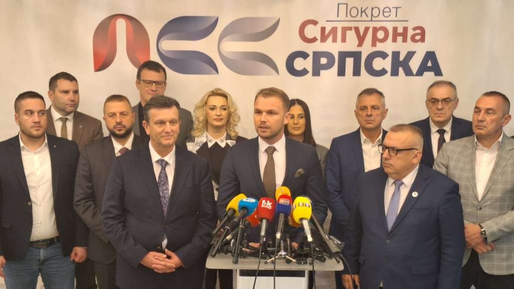 Opozicija u RS već je pobijedila samu sebe: Dok oni javnosti priređuju rijaliti, Dodik zadovoljno trlja ruke…