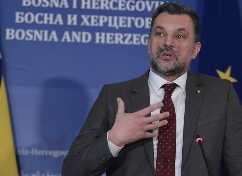 KONAKOVIĆ POHVALIO BEĆIROVIĆA: “Ispravio još jednu veliku grešku Bakira Izetbegovića i SDA”