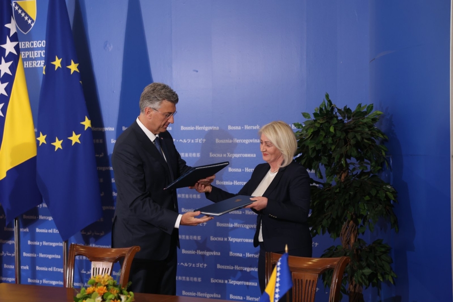 OGLUŠILI SE O UPOZORENJA: Delegacije dva HDZ-a potpisale sporazum o granici između BiH i Hrvatske…
