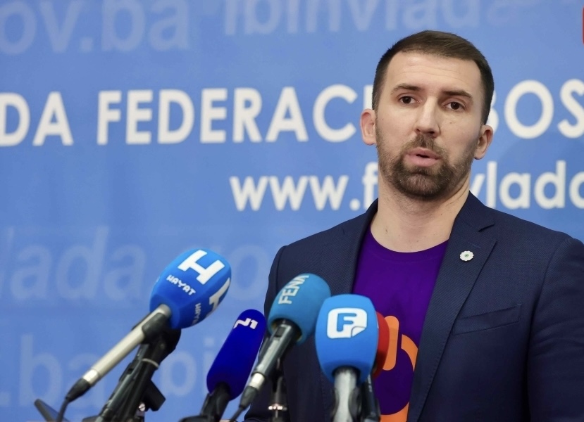 DELIĆ POTVRDIO: Za više od 95.000 korisnika u FBiH danas će biti uplaćeno po 195 KM…