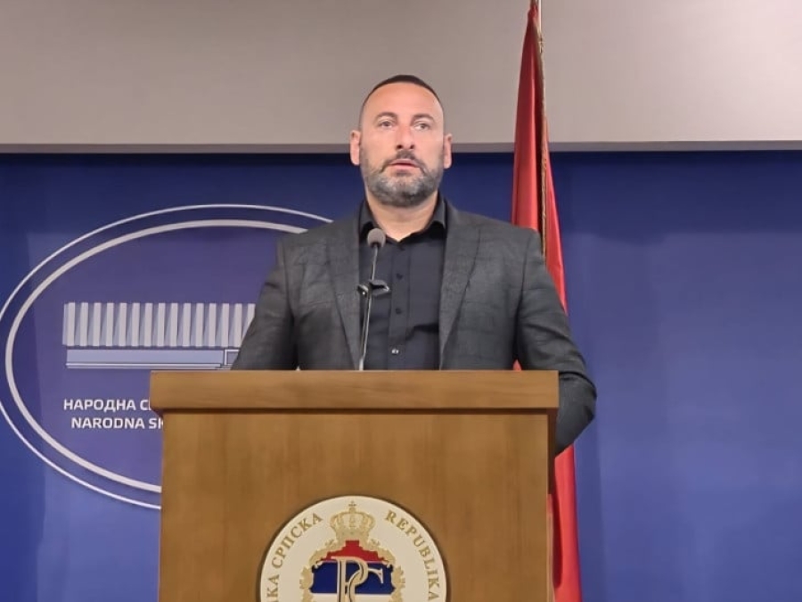TOTALNI SLOM VUKANOVIĆEVOG POKRETA, SAVANOVIĆ SVE OGOLIO: “Izradio me i povrijedio, ljudi se izbacuju SMS porukama, a pare krije”