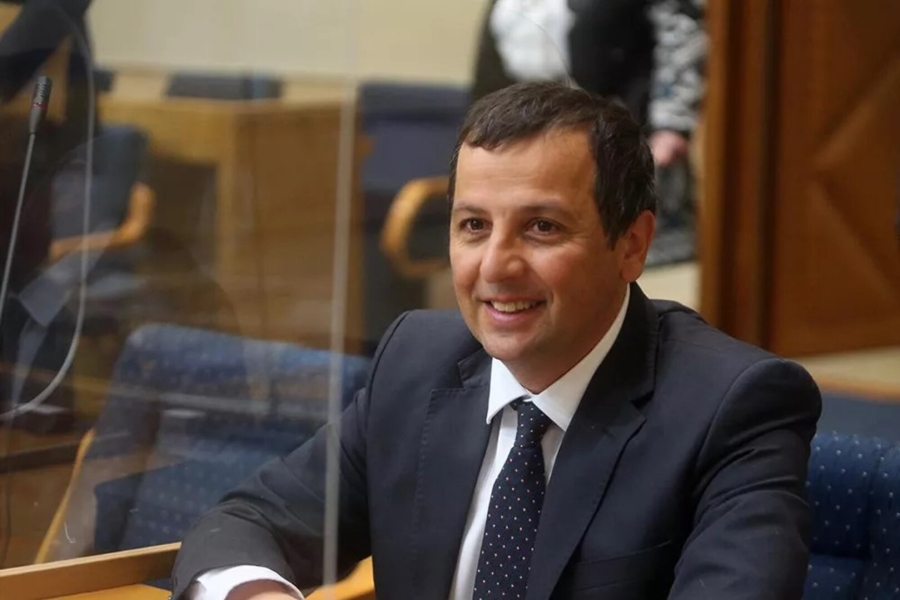 VUKANOVIĆ NAJAVIO FRONTALNI ‘NAPAD’ NA SVE KLJUČNE POZICIJE VLASTI U BiH: ‘Kocka je bačena!’