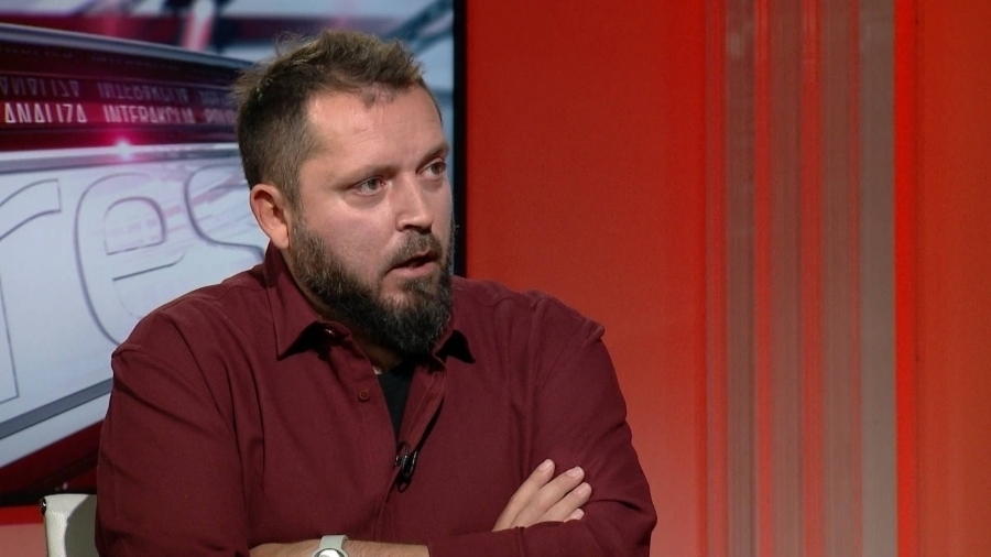 DRAGAN BURSAĆ UPITAO: A zašto, da prostite, Srbija ne slavi svoj Dan nezavisnosti?