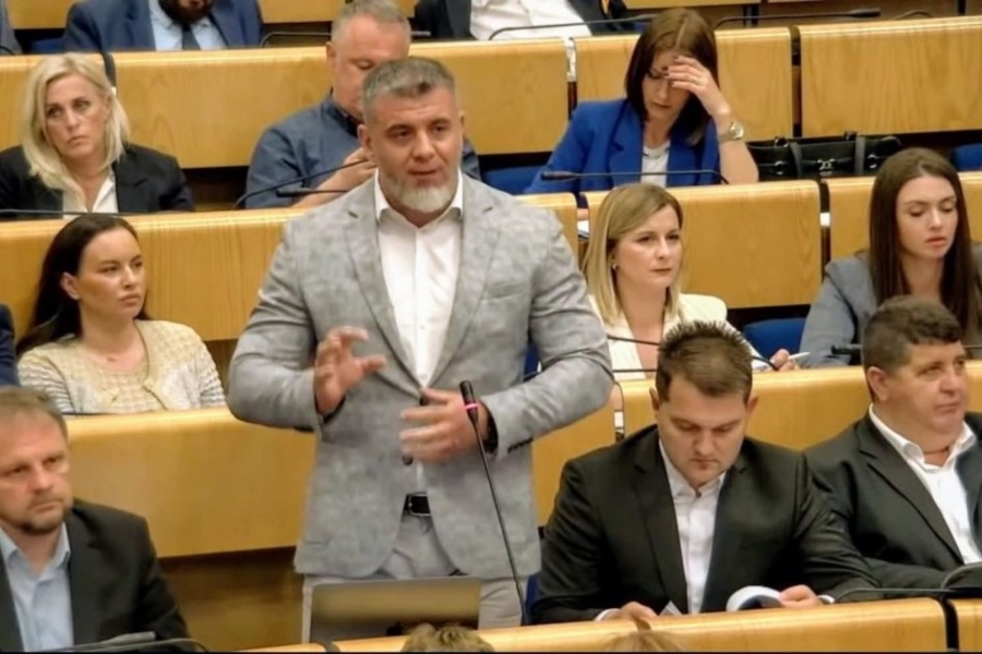 ‘NISTE SPASILI KOKSARU I ALUMINIJ, A SADA GLUMITE SPASITELJE’: Opozicija sasula u lice Vladi FBiH teške optužbe zbog privrednog kolapsa