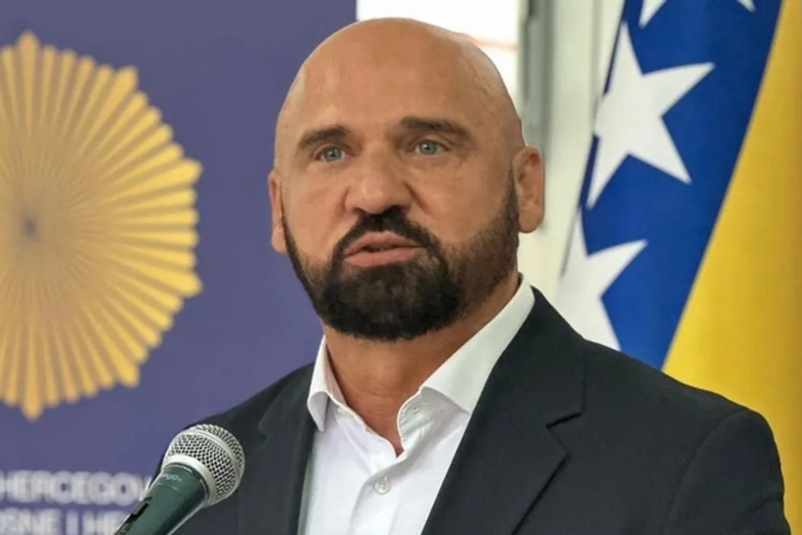 ‘KUPUJU SLOBODU ZA PAR MARAKA’ Ramo Isak izbačen iz trke za državni Parlament zbog stotina LAŽNIH POTPISA