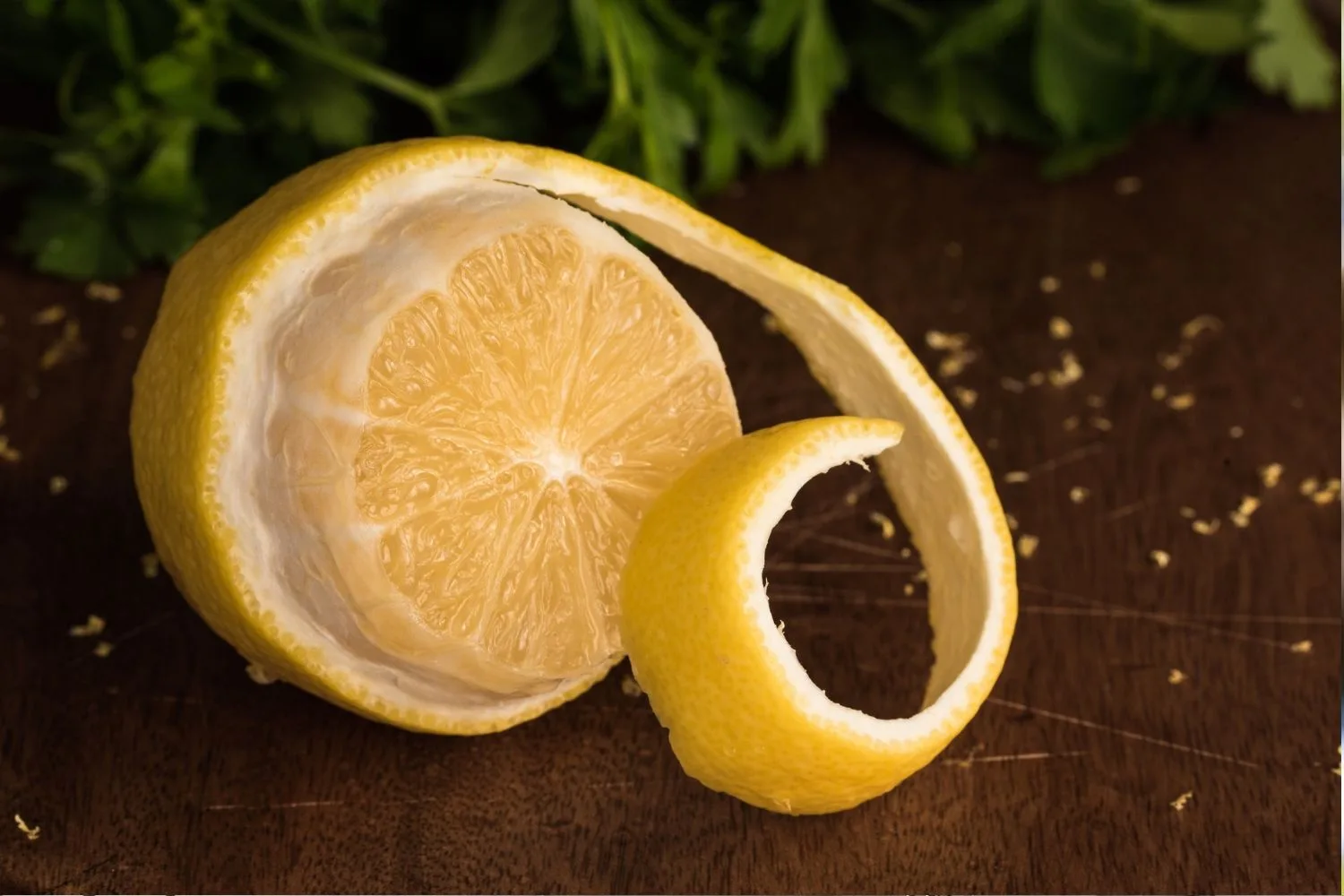 Kora limuna: mali otpad, velika korist? Šta znamo o salvestrolu 940 i limonenu