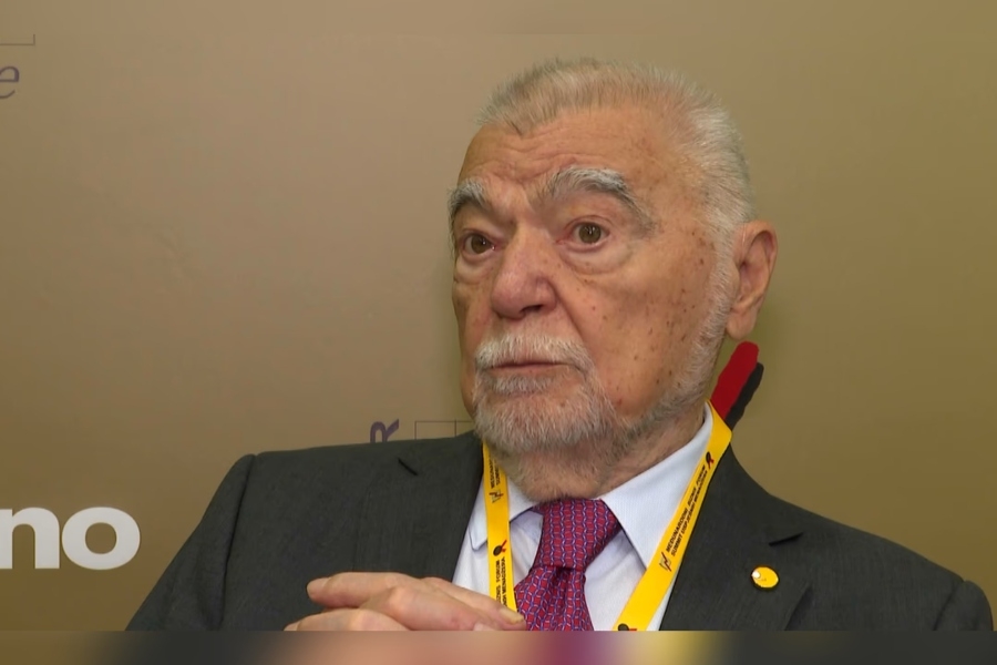 “PA GDJE TI LJUDI ŽIVE?” Mesić žestoko prozvao zagovornike podjela BiH, a njegova poruka izaziva reakcije