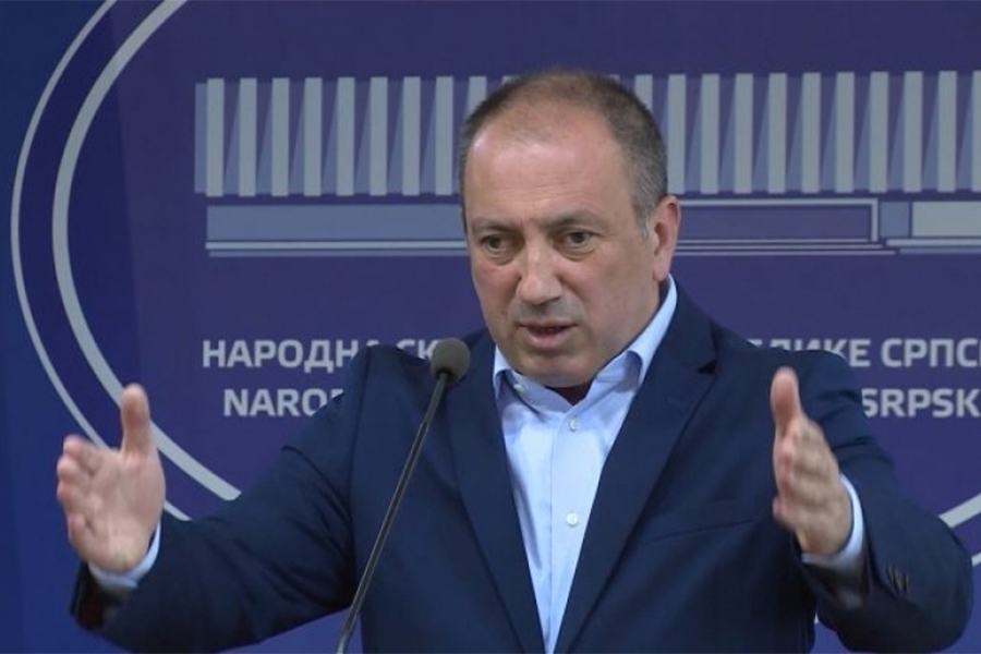 IGOR CRNADAK U NEVJERICI: “Nemojte to raditi, narod to ne zaslužuje…”