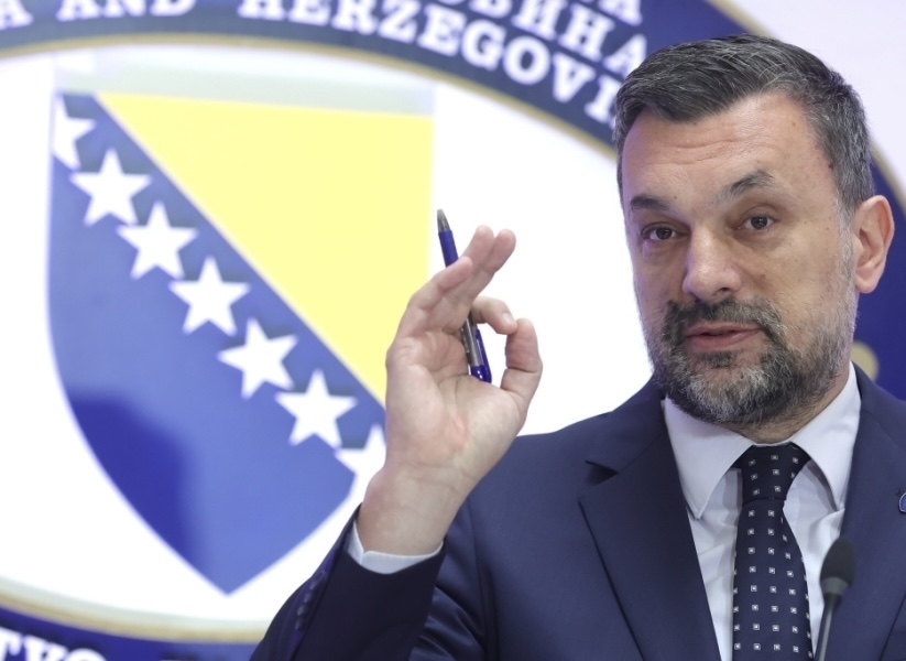 KONAKOVIĆ OŠTRO ODGOVORIO HRVATSKOM MINISTRU: “Nema novih izbornih jedinica u Bosni i Hercegovini, u našoj zemlji je vrijeme za…”
