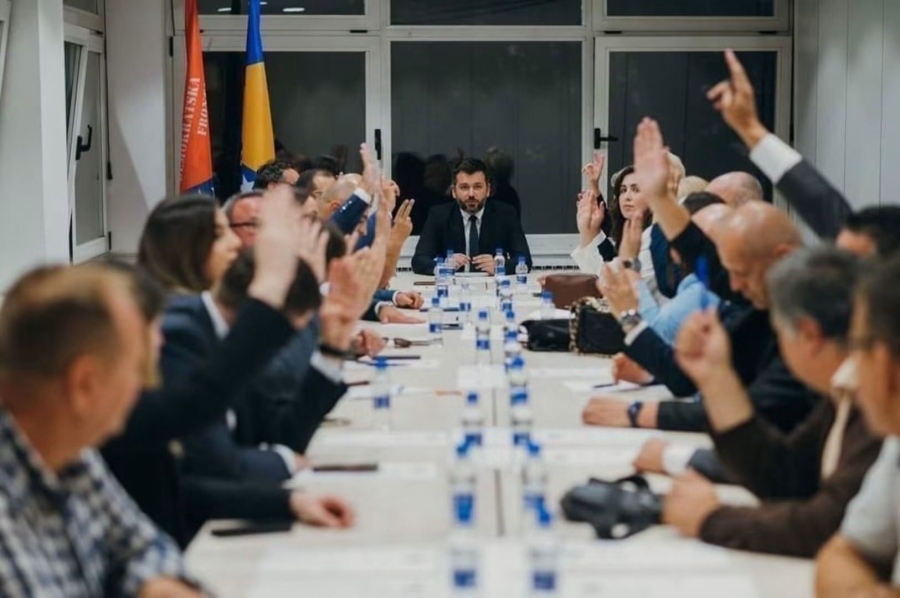 DF TRAŽI OBJAVU UGOVORA O REKONSTRUKCIJI TRAMVAJSKE PRUGE: ‘Šteta je nezakonito sakrio informacije’