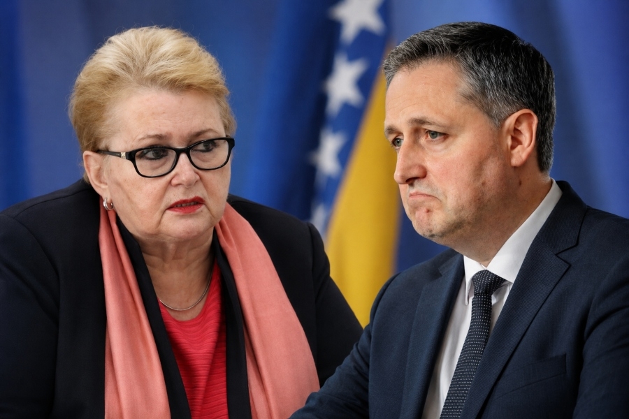 ‘KOLJAČ SE SAHRANJUJE UZ DRŽAVNE POČASTI’: Bisera Turković prozvala Denisa Bećirovića i upitala ga – ‘Gdje je državnički odgovor?’