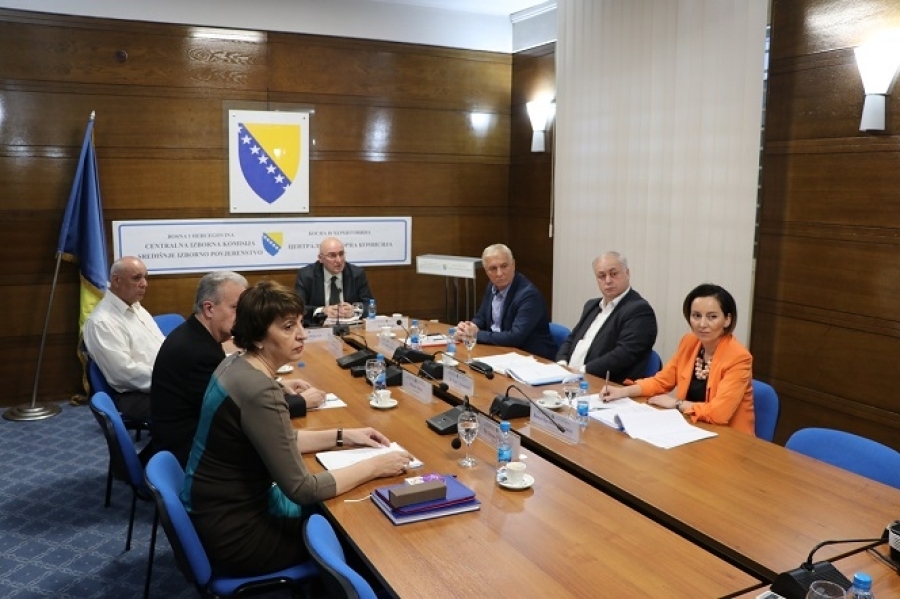 KRUG 99 DIGAO UZBUNU: CIK sprema neviđenu prevaru i krije sramotnu odluku, traži se hitna reakcija Tužilaštva i OHR-a!