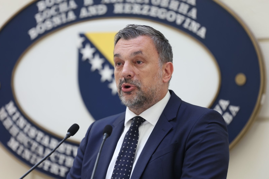 KONAKOVIĆ PROTJERAO DVOJICU SLUŽBENIKA AMBASADE SRBIJE U BiH: Imaju 48 sati da napuste zemlju