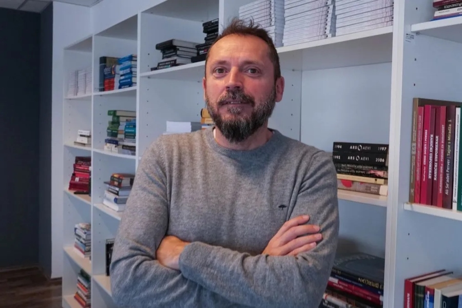 DRAGAN BURSAĆ IM OČITAO LEKCIJU: “Dragi studenti Srbije, ne dolazite u Republiku Srpsku nego u DRŽAVU Bosnu i Hercegovinu”